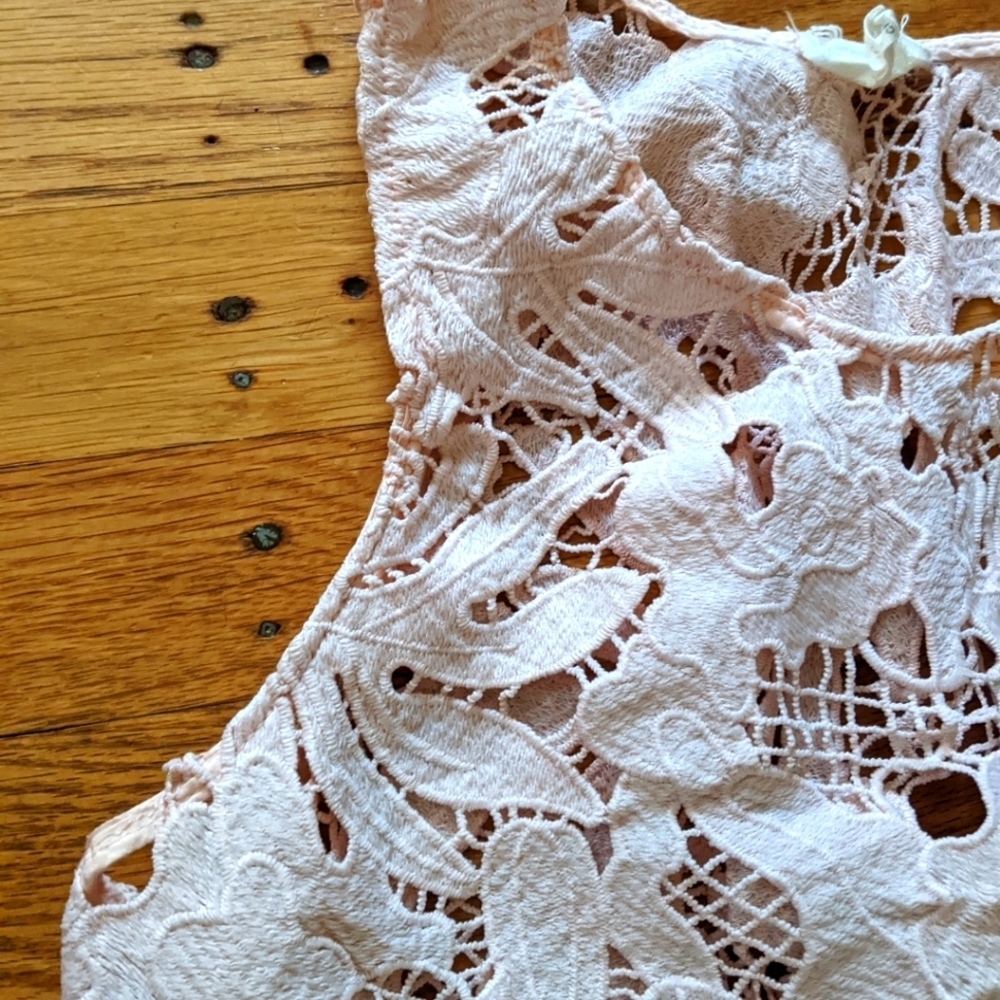 Caution to the Wind Lace Top - Picture 2 of 7
